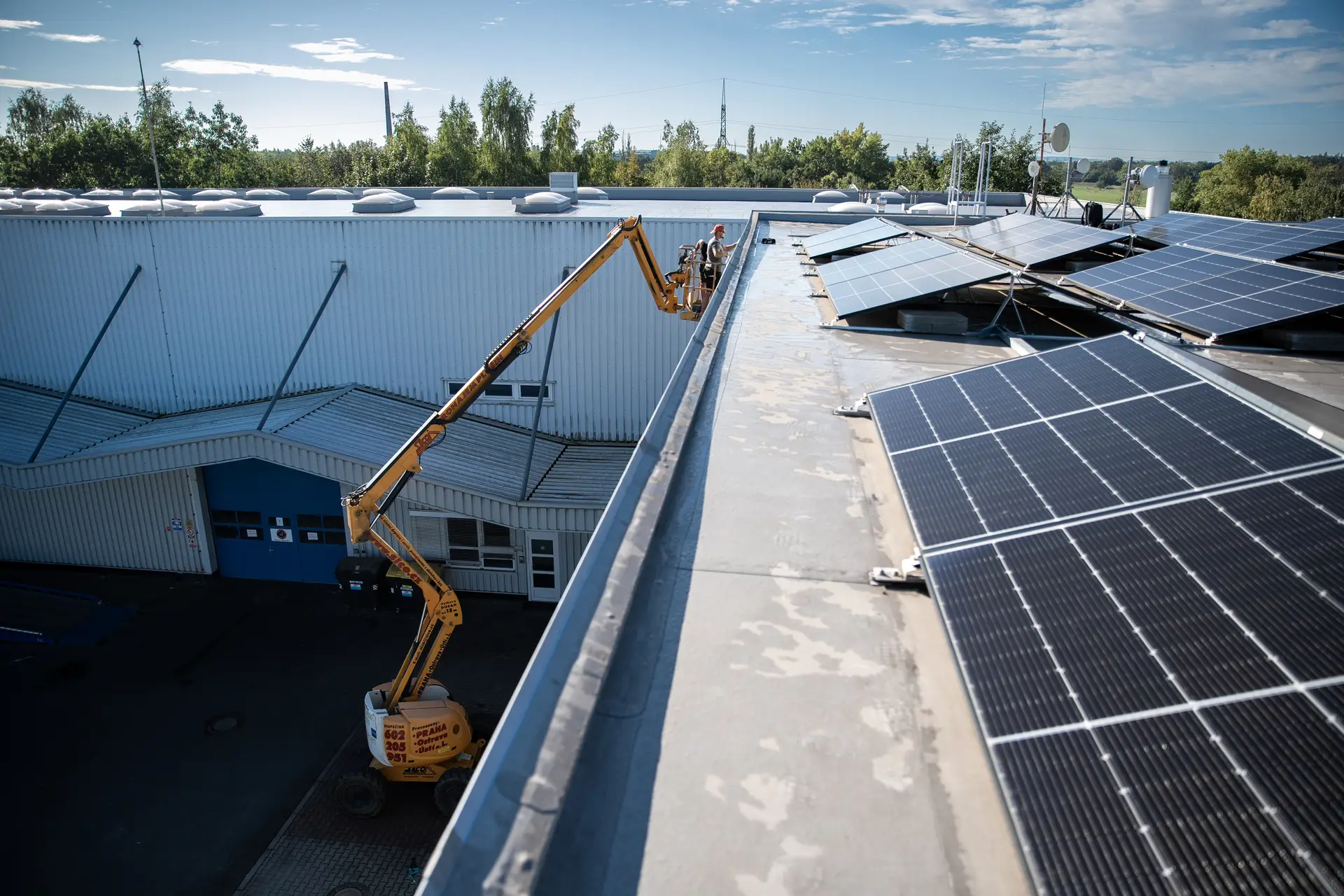 Střecha připravená na fotovoltaiku: Co by měl vědět každý majitel domu